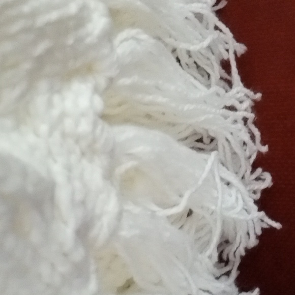 Mixit Winter White Infinity Scarf NWOT - Picture 4 of 4